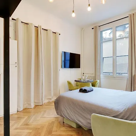 Charming In Heart Of Le Marais - Gethosted Paris